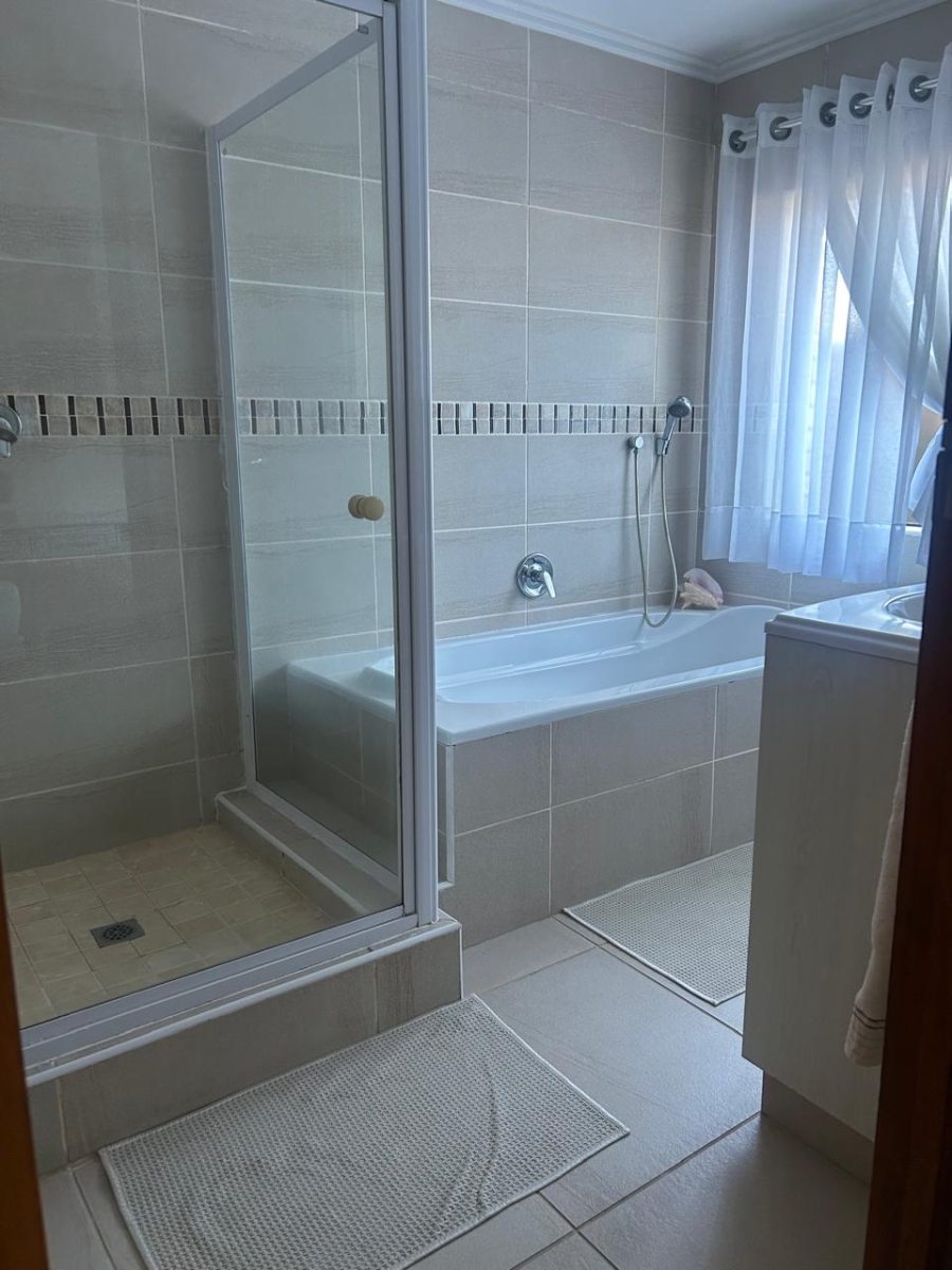 6 Bedroom Property for Sale in Da Nova Western Cape
